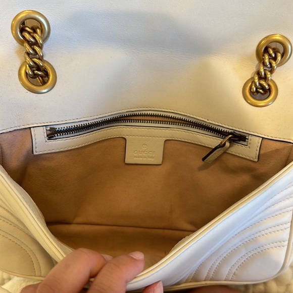 Gucci GG marmot chain bag in off white - Picture 4 of 13